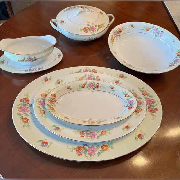 RARE-VTG Eschenbach Baronet style Bavarian China Pattern Floral China Gravyboat - Picture 8 of 8